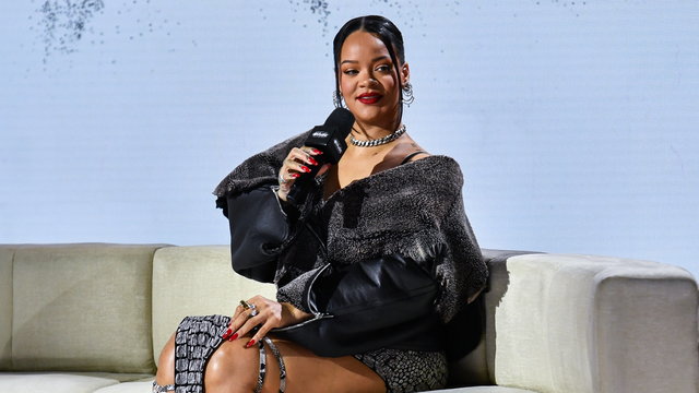 Rihanna megmutatta, milyen végtelenül dögös kilenc hónappal a szülés után