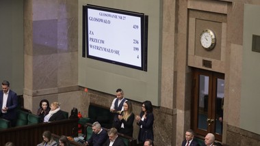 sejm zagłosował ws. programu safe. tusk: maski opadły