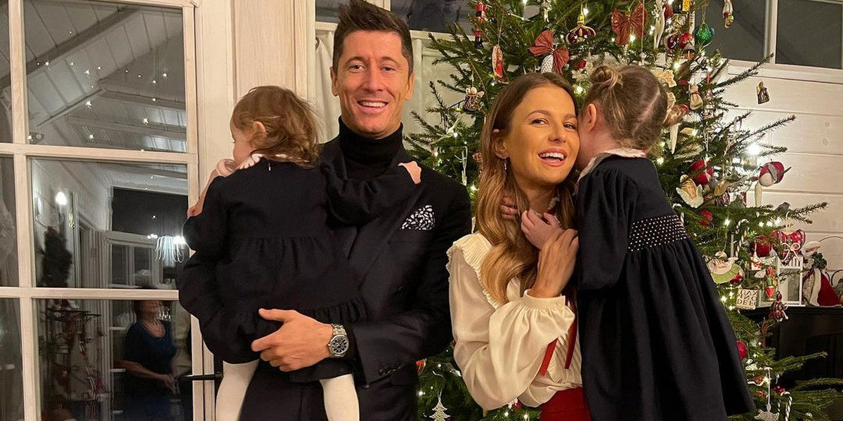 Anna Lewandowska z mężem Robertem i córeczkami