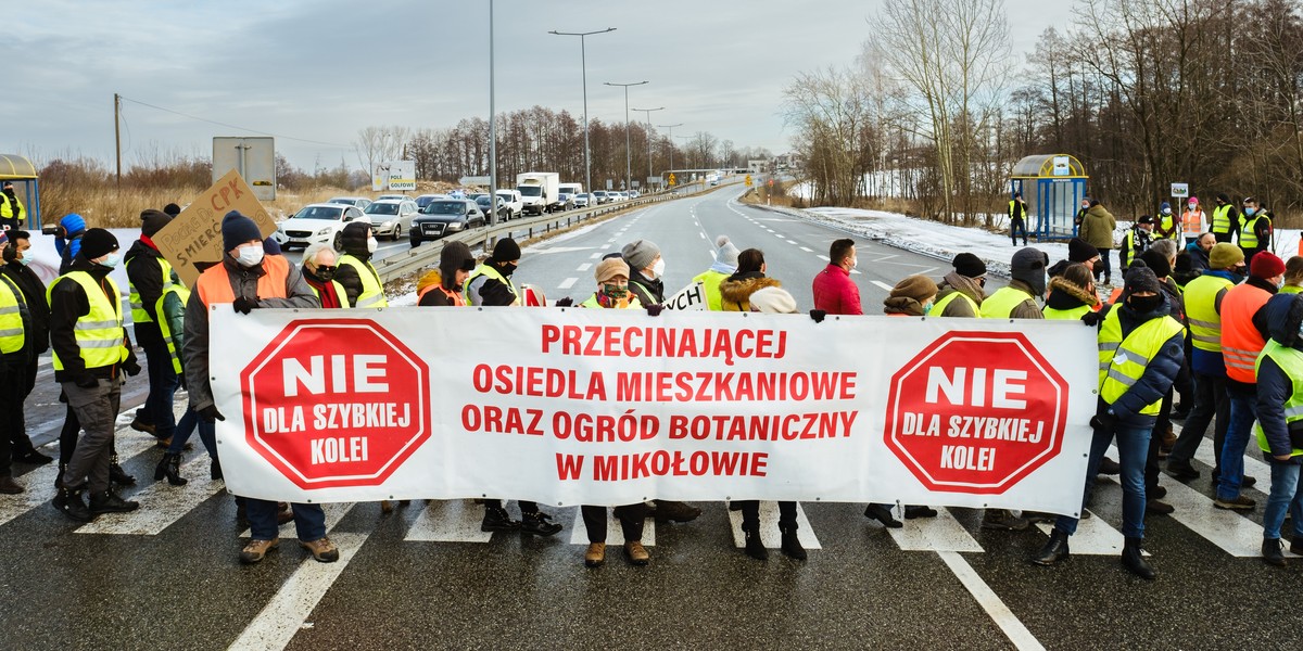 DK 81 w Mikołowie. Protest mieszkańców przeciwko kolei szybkich prędkości, która połączy Śląsk z Centralnym Portem Komunikacyjnym i Ostrawą. 