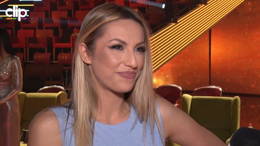 Rada je danas uspešna pevačica