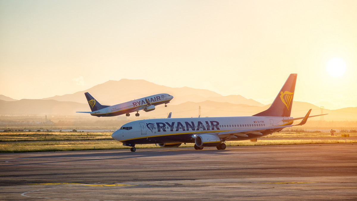 Koszmar! Dwa samoloty Ryanair pełne turystów o włos od zderzenia