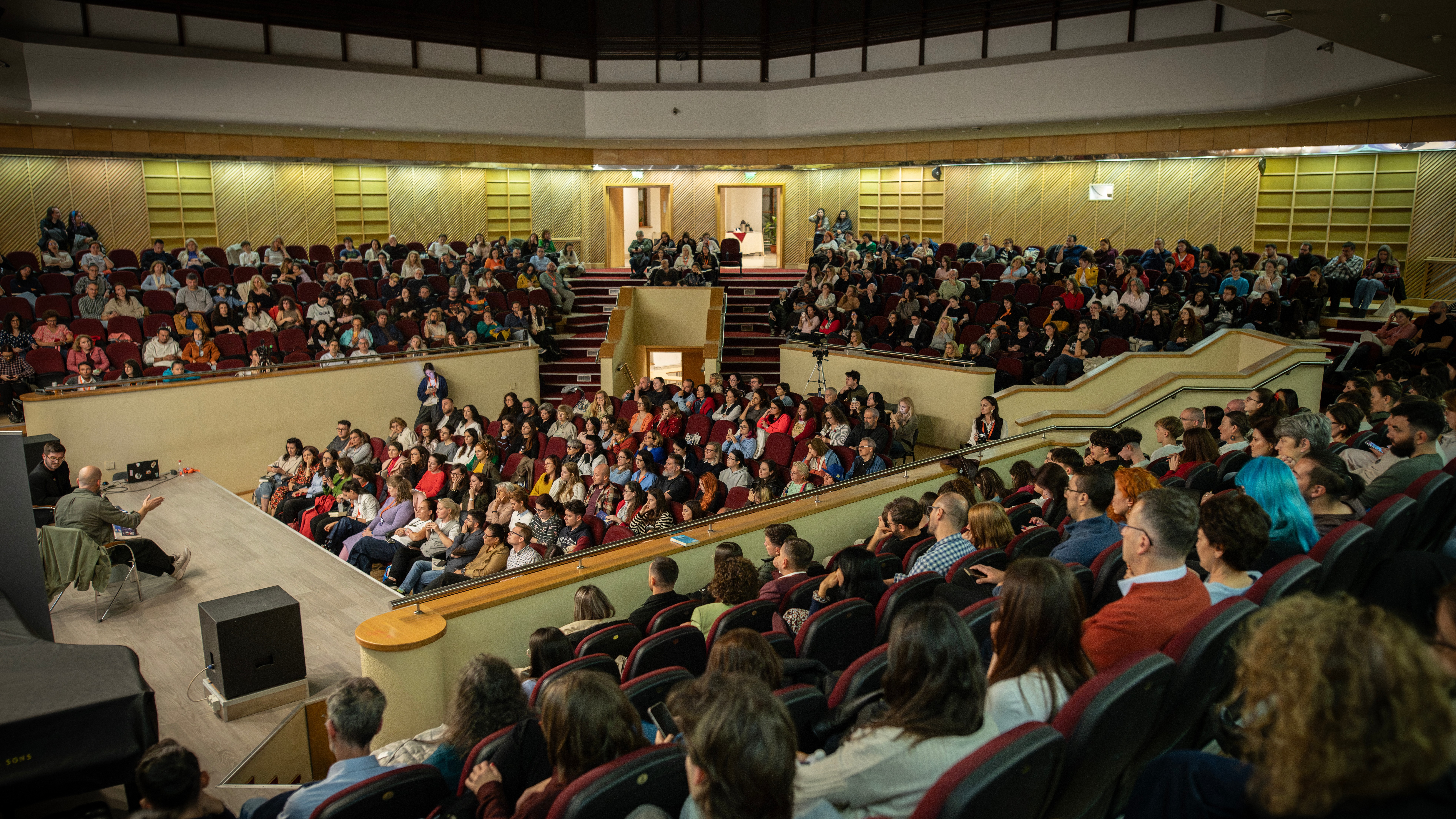 NOD Festival 2026, Brașov: Jonathan Coe, Maja Lunde, Matt Haig și René Karabash, la o ediție cu peste 8.000 de participanți 
