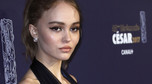 Lily Rose Depp w odważnej kreacji na gali Cezary 2017