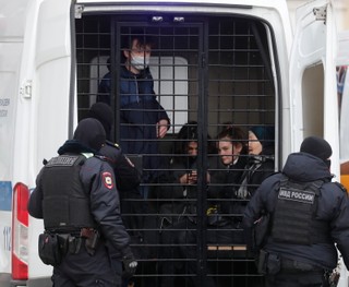 Antywojenne protesty w Rosji. Zatrzymano ponad 200 osób