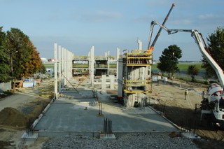 Rozliczenia z najmu maszyn budowlanych: Brak dowodów oznacza zapłatę