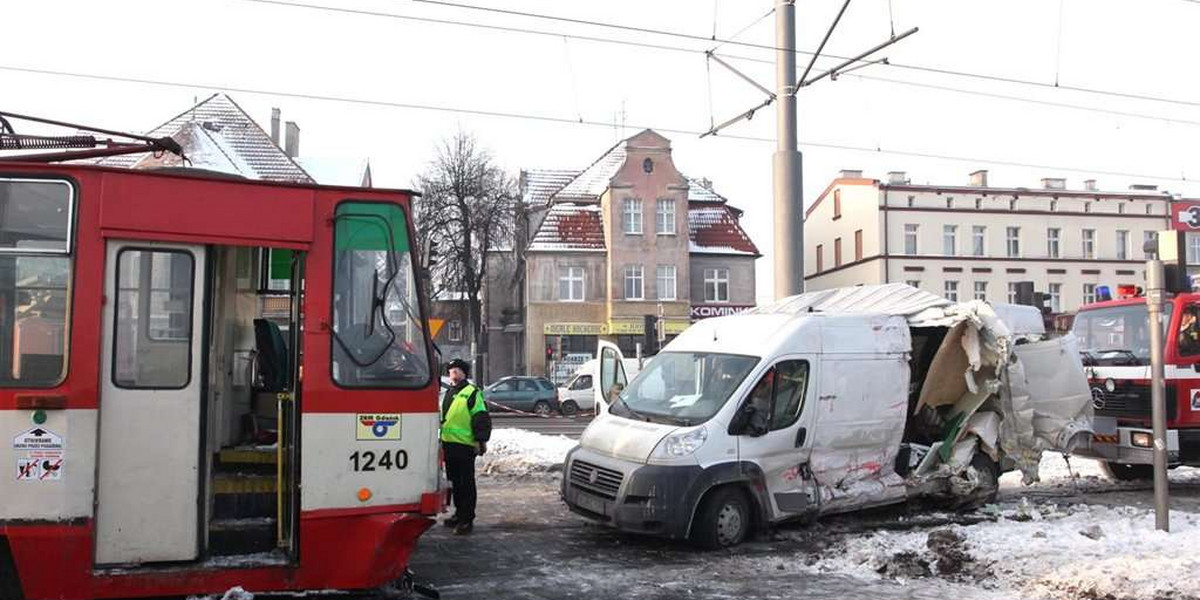 Piekarz wjechał pod tramwaj