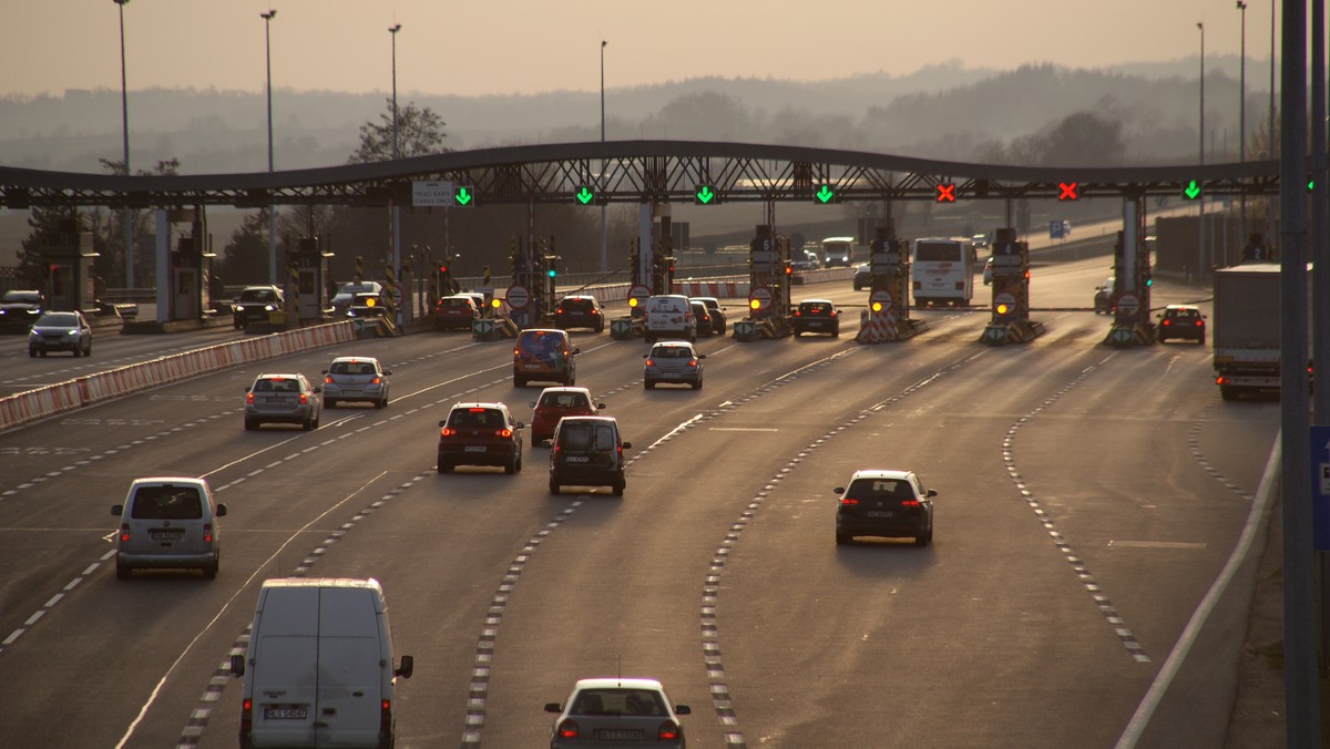 Dobiega końca remont czterokilometrowego odcinka autostrady A4 pomiędzy placem poboru opłat w Balicach a węzłem Rudno w kierunku Katowic. Tymczasem od 11 czerwca rozpoczną się pracę na tym samym odcinku, tylko w kierunku Krakowa.