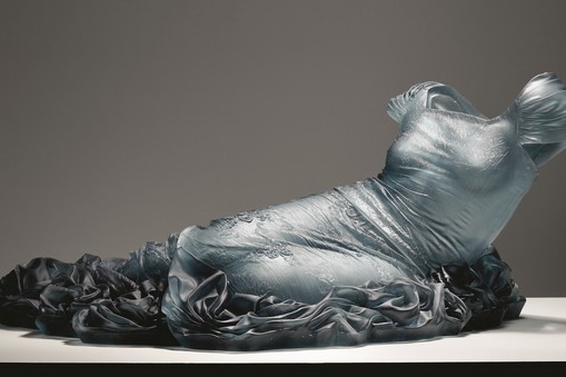 Karen LaMonte, Reclining Nocturne, Glasstress 2019