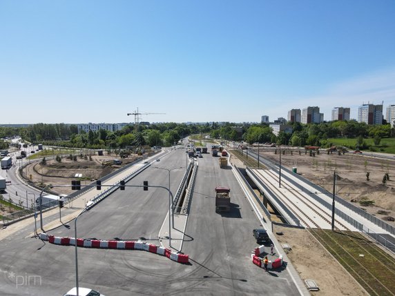 Na wiaduktach nad ul. Lechicką przeprowadzono próby obciążeniowe fot. PIM