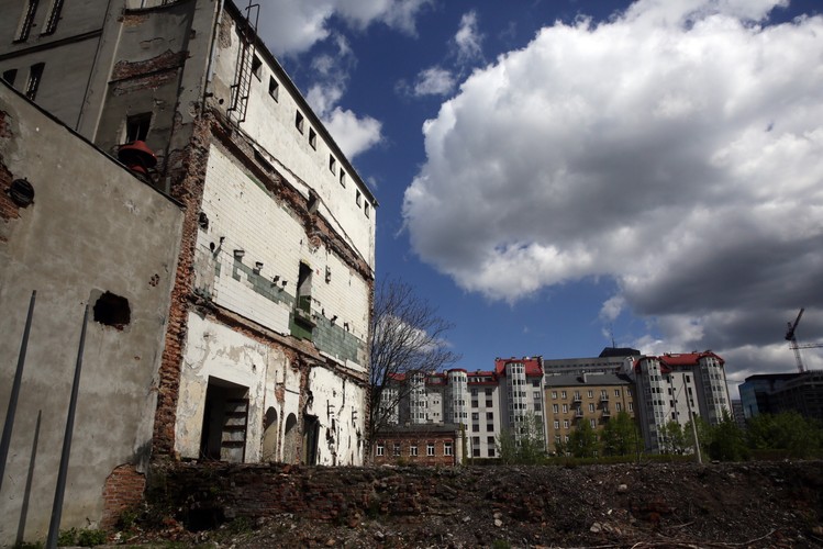 Kolejnym ciekawym elementem osiedla jest jeden historycznych budynków, które przetrwała do dzisiejszych czasów. Mowa tu o podziemnych korytarzach dawnych piwnic browaru, które po odrestaurowaniu przeistoczą się w „Piwnice Czasu”. <br><br>  Fot. (cat/kru) PAP/Tomasz Gzell