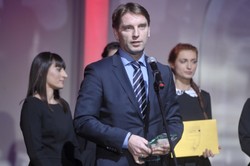 "wSieci" ma przeprosić za okładkę z Lisem esesmanem. Obydwie strony zadowolone