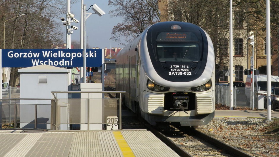 Szynobus na przystanku kolejowym Gorzów Wielkopolski Wschodni fot. Beata Meler