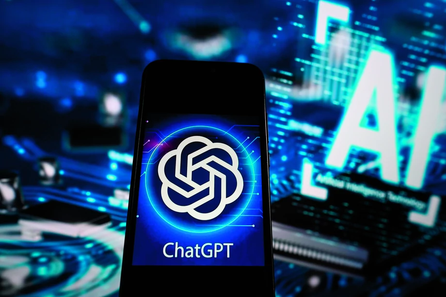 Po wielu miesiącach spektakularnych wzrostów ChatGPT w końcu się zatrzymał.