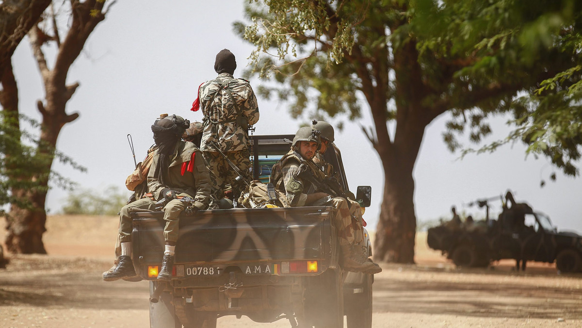 Komisja Europejska poinformowała we wtorek, że zwiększyła o 20 mln euro pomoc humanitarną dla Mali, gdzie trwa wojna pomiędzy islamskimi partyzantami a siłami rządowymi, wspieranymi przez wojska francuskie.