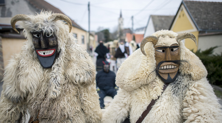 A karnevál több évszázados múltra tekint vissza, és most először marad el, méghozzá a koronavírus miatt /Fotó: MTI/Sóki Tamás/