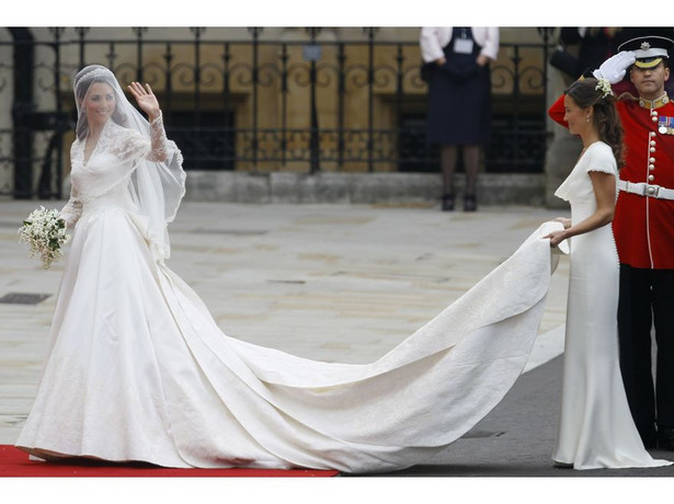 Projektantka ślubnej sukni Kate Middleton nagrodzona!