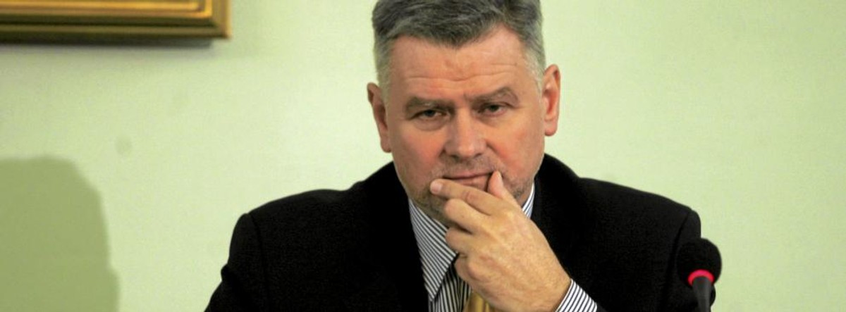Zbigniew Sobotka (SLD) Były wiceminister spraw wewnętrznych i administracji został również skazany za "aferę starachowicką". Sąd wymierzył mu karę 3,5 roku pozbawienia wolności oraz orzekł pięcioletni zakaz sprawowania funkcji administracyjnych wymagających dostępu do materiałów tajnych. Prezydent Aleksander Kwaśniewski na kilka dni przed końcem kadencji w drodze ułaskawienia zmniejszył karę do 1 roku pozbawienia wolności z warunkowym zawieszeniem jej wykonania na okres próby wynoszący 2 lata.