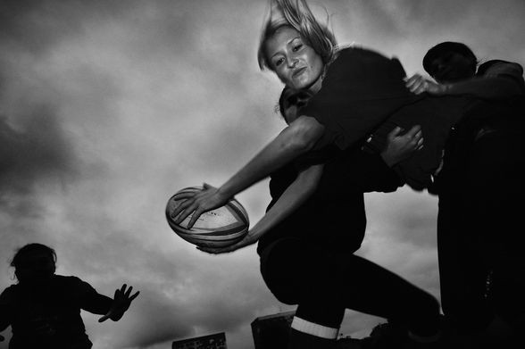 • Fotoreportaż - II miejsce w kategorii SPORT

Autor: Łukasz Ostalski, Agencja Fotograficzna Reporter
Gdynia. Drużyna kobiecego rugby Hool’s Girls Arka Gdynia, która jest jednocześnie reprezentacją kraju. Sekcja istnieje od siedmiu lat. Obecnie trenują w niej 22 kobiety w wieku 16-29 lat.
Maj 2008 – marzec 2009
