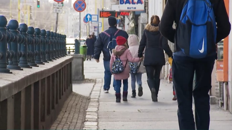 „Van egy ilyen fajta normalizálási kísérlet, hogy akkor próbáljuk meg a gyereket belerakni abba a skatulyába” – Csaknem megtriplázódott az autisták száma Magyarországon a két népszámlálás között
