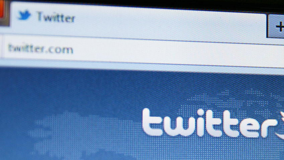 Twitter został wyceniony przez jednego z inwestorów na prawie 10 miliardów dolarów, czyli o 10 procent więcej w stosunku do wcześniejszych szacunków, co wskazuje, że rośnie cena akcji portalu społecznościowego przed możliwym debiutem giełdowym.
