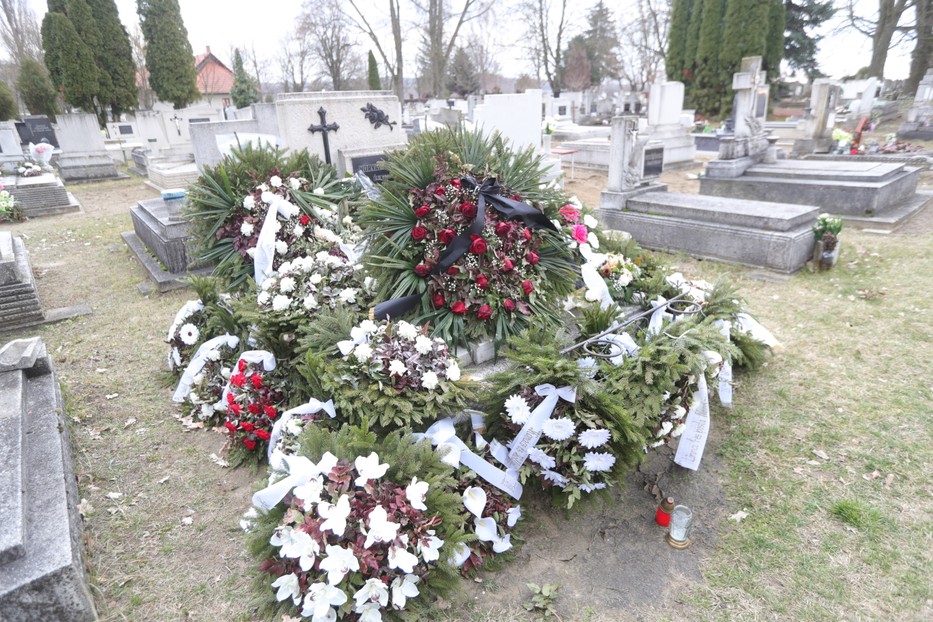A nagymamát hétfőn kísérték utolsó útjára a lőrinci temetőben, a nagypapa tavaly decemberben halt meg/ Fotó: Varga Imre