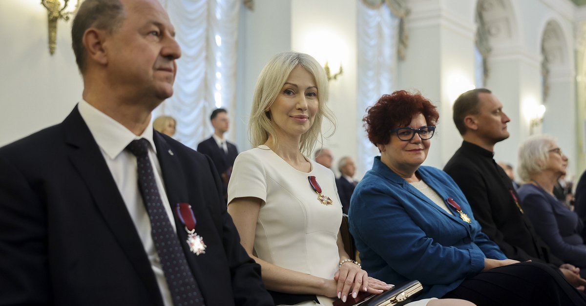 Magdalena Ogórek odznaczona przez prezydenta Andrzeja Dudę
