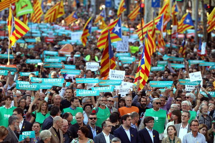 Ogromna demonstracja w Barcelonie. Na ulicę wyszło blisko pół miliona osób [GALERIA]