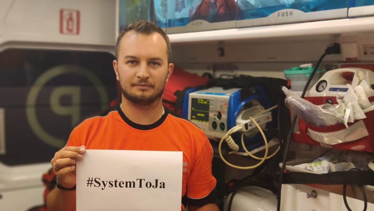 Ratownicy medyczni o swojej pracy. Akcja #SystemToJa