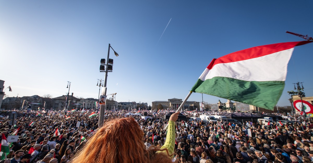 Wybory na Węgrzech. Sondaże: rośnie poparcie dla partii TISZA