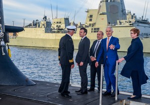 Australijski premijer Malkolm Ternbul i francuski predsednik Emanuel Makron na podmornici u Sidneju u maju 2018.