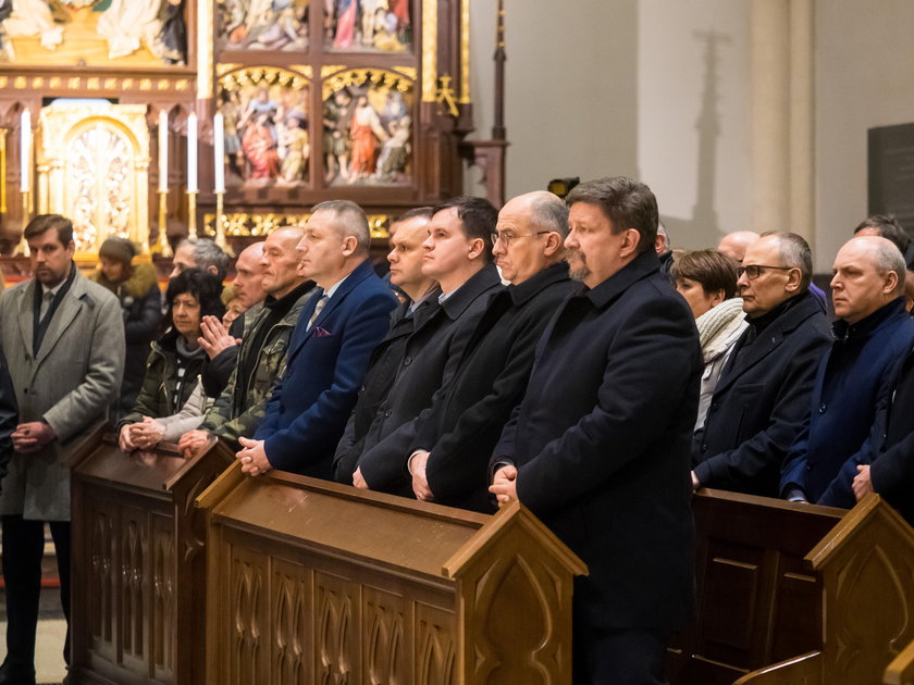 Arcybiskup Łodzi modlił się za duszę Pawła Adamowicza