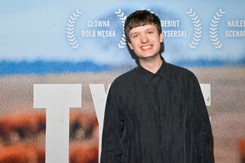 Kuba Wojewódzki pyta czy 'celibat ryje banię'. Cięta riposta aktora z '1670'