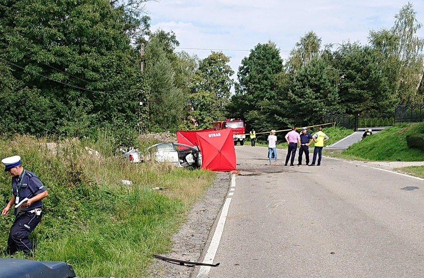 Tragiczny wypadek w Łęce pod Nowym Sączem. Wśród ofiar sześciolatek