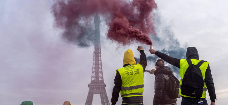 W Żółte Kamizelki ubierają się we Francji wszyscy niezadowoleni – jedyne, co ich łączy, to że są przeciw