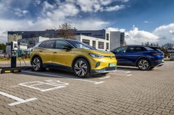 Samochód elektryczny zimą. Kierowcy obalają mity