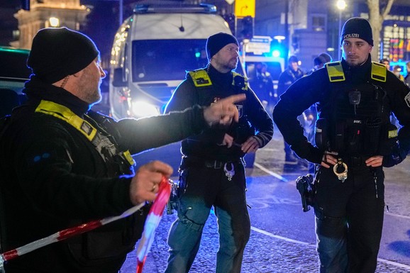 "METAK MU JE PROŠAO KROZ GLAVU I IZAŠAO KROZ ČELO" Poznato stanje Srbina ranjenog u Nemačkoj: Izrešetan ispred noćnog kluba