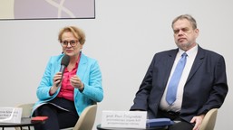 od stycznia wielkie zmiany w polskiej ortografii.  językoznawcy przeka