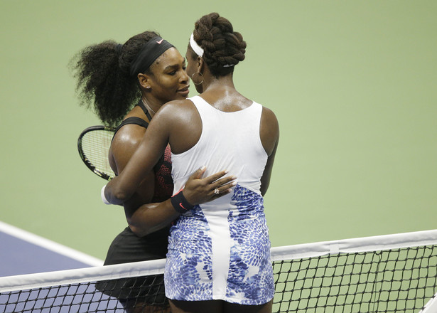 US Open: Serena Williams pokonała swoją siostrę i awansowała do półfinału