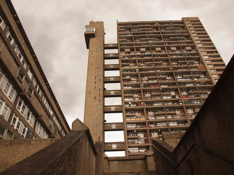 Trellick Tower w owianej złą sławą dzielnicy Kennington