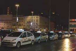 Skontrolowali ponad tysiąc taksówek w Warszawie. Fałszywe prawa jazdy to nie wszystko