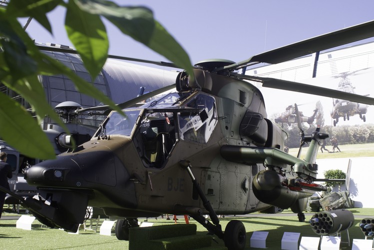 Śmigłowiec szturmowy Tiger produkowany przez Airbus Helicopters zaprezentowany podczas XXIII Międzynarodowego Salonu Przemysłu Obronnego w Kielcach. (mgo/zuz) PAP/Michał Walczak