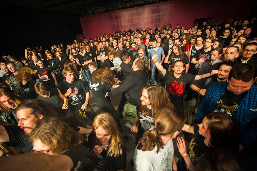 Publiczność na Asymmetry Festival (fot. Monika Stolarska / Onet)