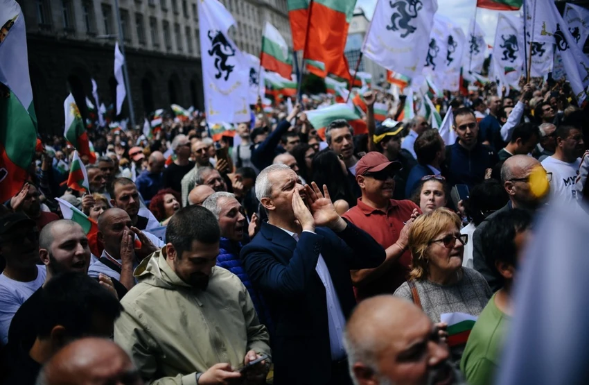 Lider Preporoda Kostadin Kostadinov tokom protesta protiv usvajanja evra u Sofiji 31. maja