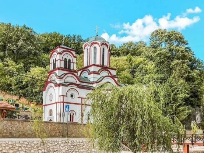 Manastir Tumane