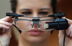 W tych okularach poczujesz się jak terminator