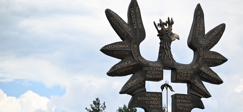 Zdewastowano pomnik "Rzeź Wołyńska" na Podkarpaciu. Policja szuka sprawcy