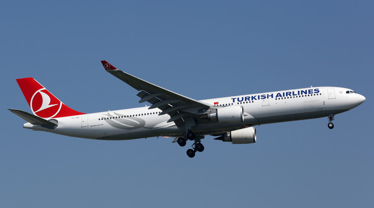 Kényszerleszállást hajtott végre a Turkish Airlines gépe Ferihegyen / Fotó: Northfoto