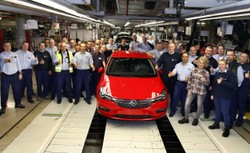 Lawina nowych zleceń i historyczny rekord polskiej fabryki Opla. Astra przebojem w Europie