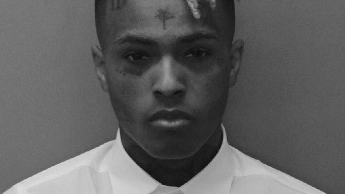 XXXTentacion nie żyje. 20-letni raper został zastrzelony na Florydzie. Muzyka przewieziono do szpitala, ale nie udało się go uratować.